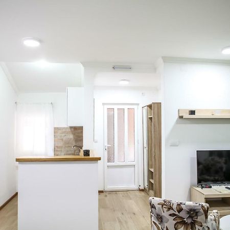 Apartman Kaca เซทินเจ ภายนอก รูปภาพ