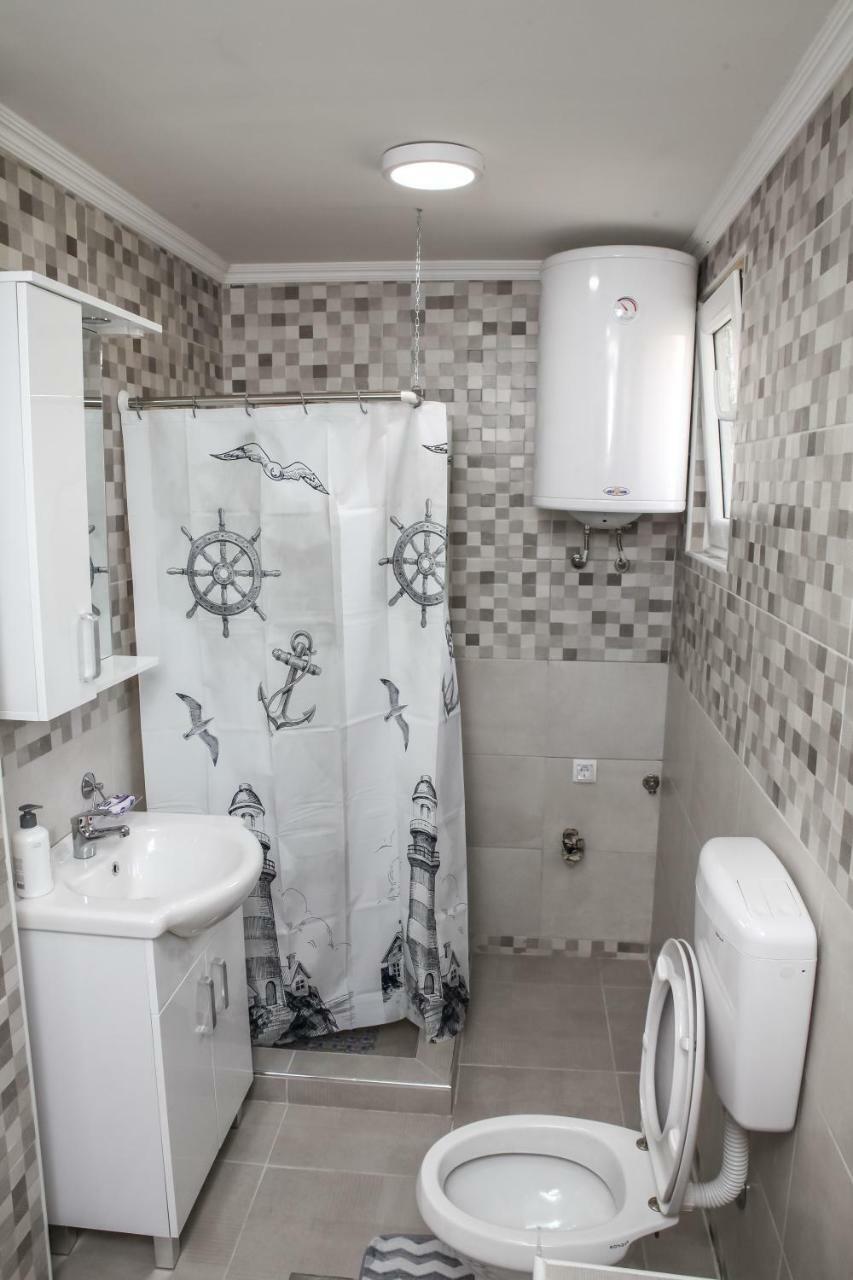 Apartman Kaca เซทินเจ ภายนอก รูปภาพ