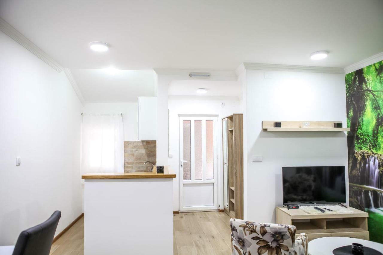 Apartman Kaca เซทินเจ ภายนอก รูปภาพ