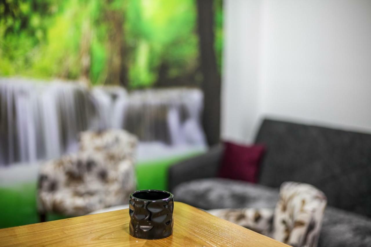 Apartman Kaca เซทินเจ ภายนอก รูปภาพ