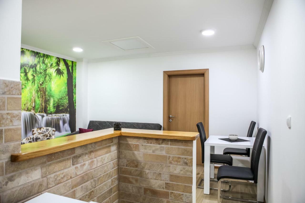 Apartman Kaca เซทินเจ ภายนอก รูปภาพ