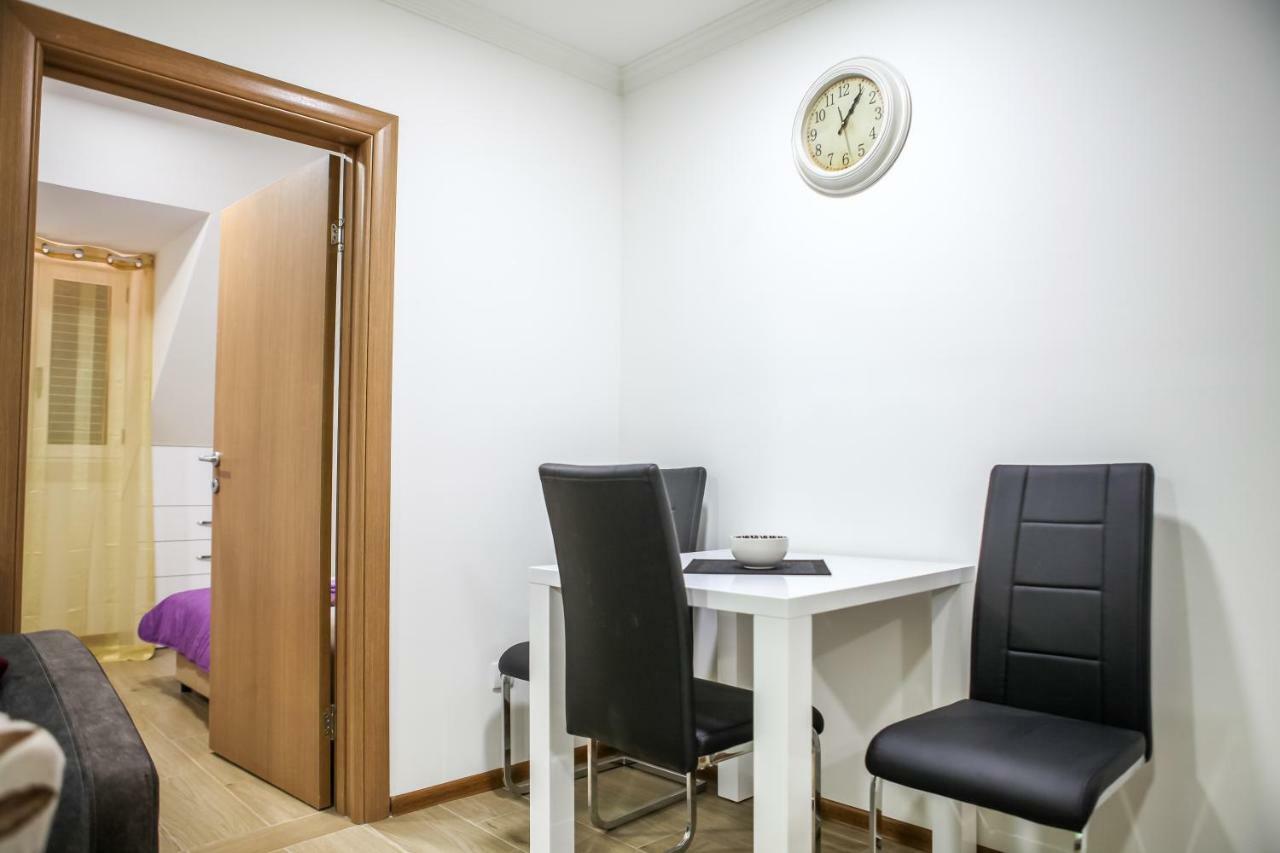 Apartman Kaca เซทินเจ ภายนอก รูปภาพ
